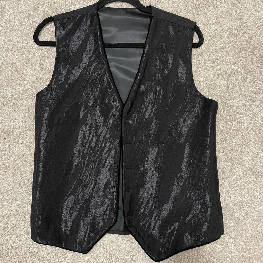 TAILORED BLACK VEST 🖤💫